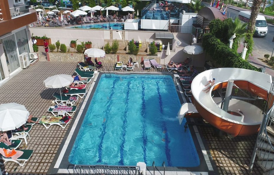 CLUB BAYAR BEACH HOTEL