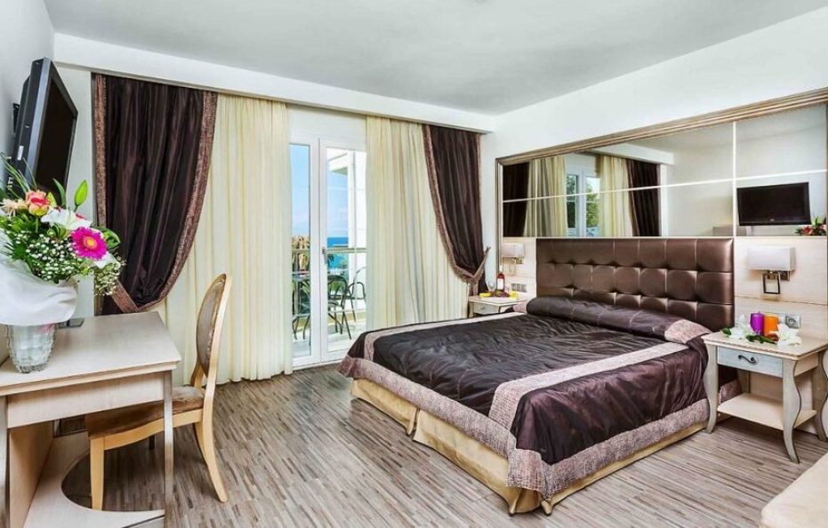 Elinotel Apolamare Hotel