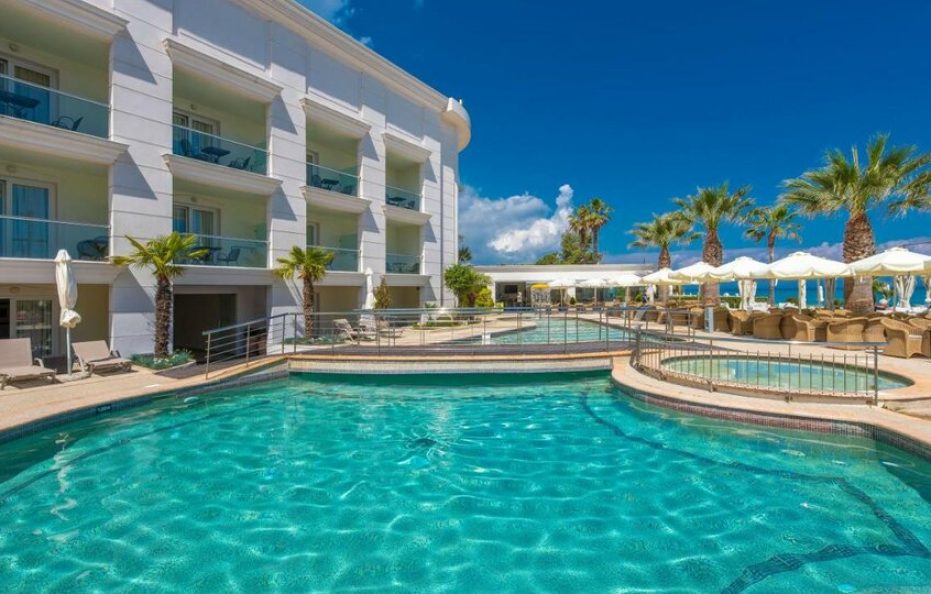 Elinotel Apolamare Hotel